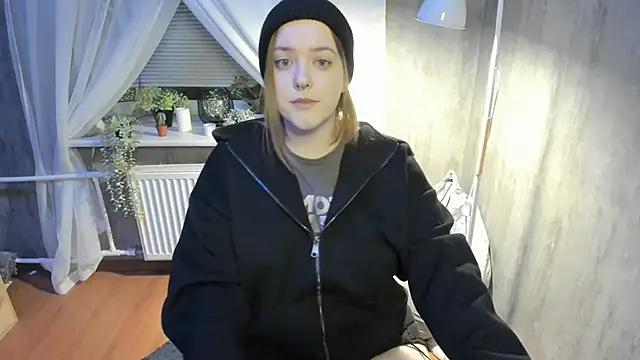 Sophia Edwards online show from 21, 2, 2025