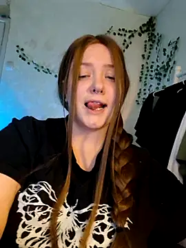 Sophia Edwards online show from 6, 4, 2026