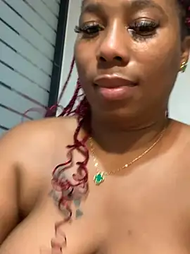 Snapshot of CurvyDesire1 chatting on 14, 2, 2025 CurvyDesire1 online show from 14, 2, 2025