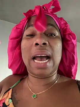 Snapshot of CurvyDesire1 chatting on 9, 3, 2025 CurvyDesire1 online show from 9, 3, 2025