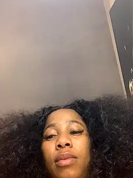 Snapshot of CurvyDesire1 chatting on 11, 9, 2025 CurvyDesire1 online show from 11, 9, 2025
