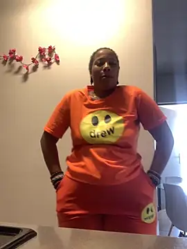 Snapshot of CurvyDesire1 chatting on 15, 9, 2025 CurvyDesire1 online show from 15, 9, 2025