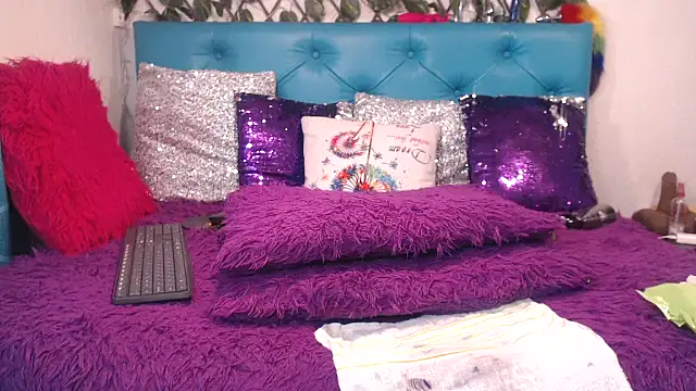 SARAWILLS online show from 9, 2, 2026