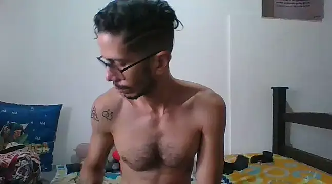 Snapshot of alisterxxx chatting on 26, 12, 2024 alisterxxx online show from 26, 12, 2024