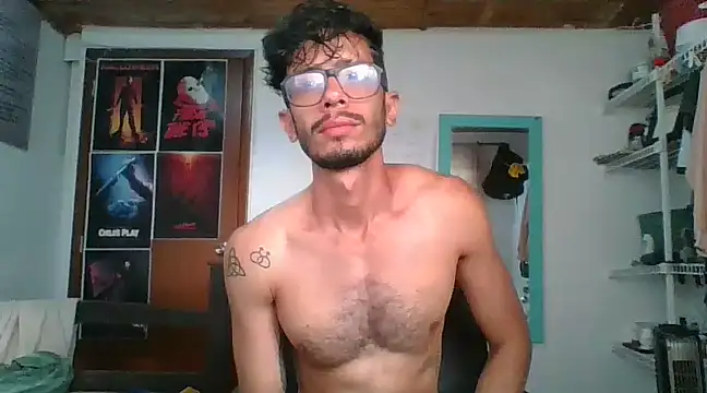 Snapshot of alisterxxx chatting on 2, 1, 2025 alisterxxx online show from 2, 1, 2025