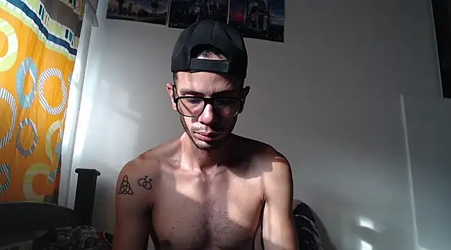 Snapshot of alisterxxx chatting on 9, 2, 2025 alisterxxx online show from 9, 2, 2025