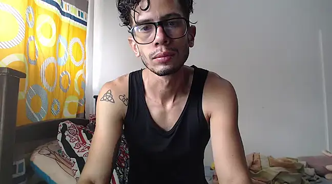 Snapshot of alisterxxx chatting on 11, 2, 2025 alisterxxx online show from 11, 2, 2025