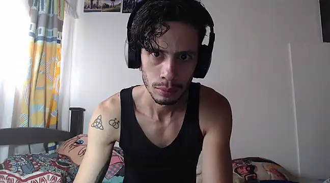 Snapshot of alisterxxx chatting on 14, 2, 2025 alisterxxx online show from 14, 2, 2025