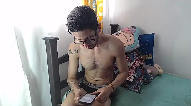 Snapshot of alisterxxx chatting on 3, 3, 2025 alisterxxx online show from 3, 3, 2025
