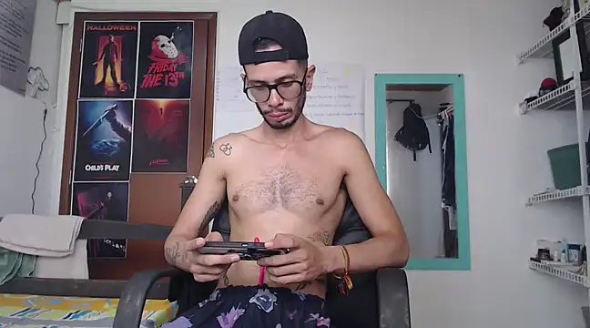 Snapshot of alisterxxx chatting on 11, 3, 2025 alisterxxx online show from 11, 3, 2025