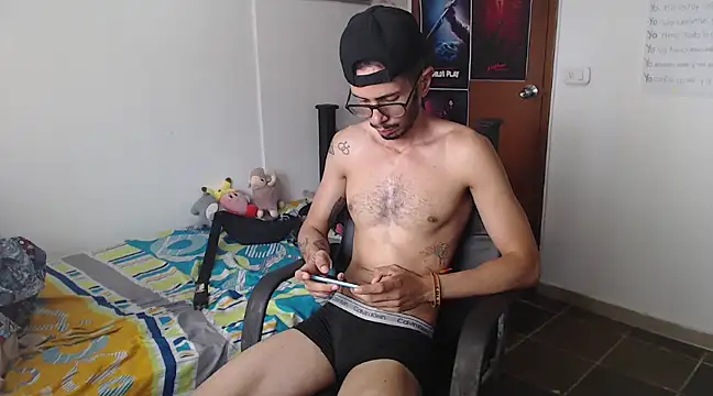 Snapshot of alisterxxx chatting on 20, 3, 2025 alisterxxx online show from 20, 3, 2025