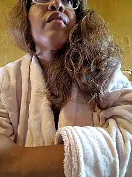 mila38 online show from 10, 9, 2025