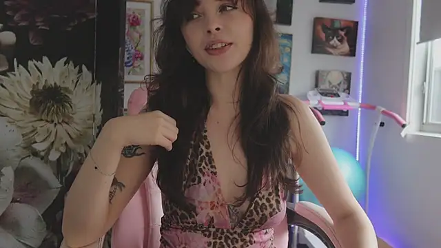 Snapshot of makiyahbelle chatting on 27, 3, 2026 makiyahbelle online show from 27, 3, 2026