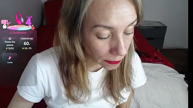 cristin doll  online show from 18, 11, 2025