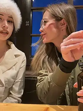 Etwas neugierig online show from 10, 3, 2026