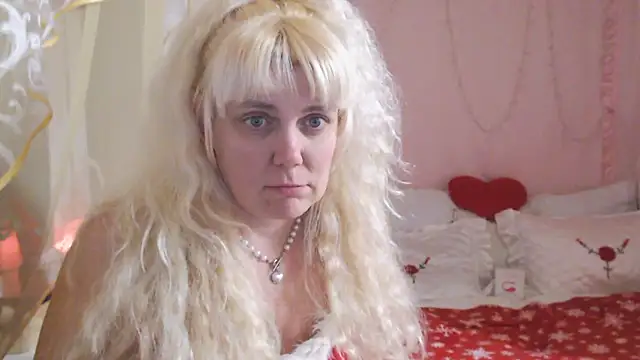 SunnySylvia online show from 1, 1, 2025