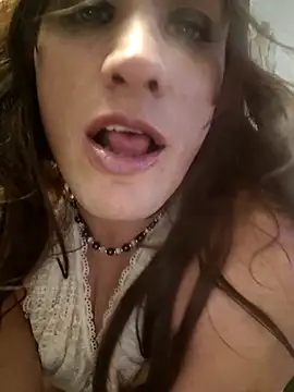 MaddyC6992 online show from 14, 10, 2025