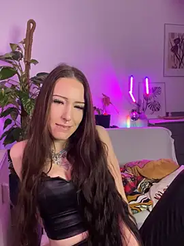 Trixie-Tainted online show from 9, 12, 2024