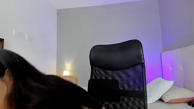 NataliaBuiles online show from 26, 1, 2025