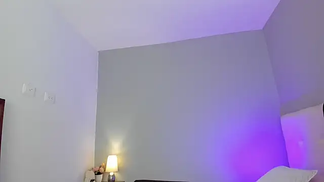 NataliaBuiles online show from 27, 1, 2025