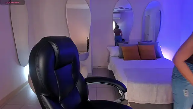 Snapshot of MorganHicks chatting on 5, 1, 2026 MorganHicks online show from 5, 1, 2026