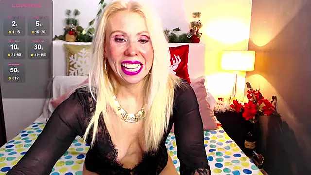 Luci evans online show from 12, 12, 2024