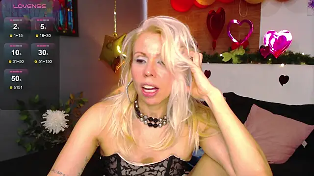 Luci evans online show from 27, 2, 2025