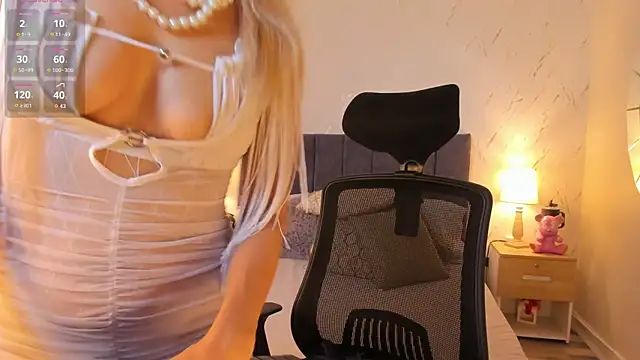 Luci evans online show from 16, 10, 2025