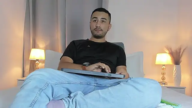 Nick Moca online show from 4, 1, 2025