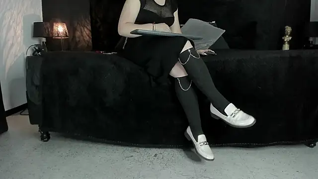  Jade 16 online show from 15, 1, 2025