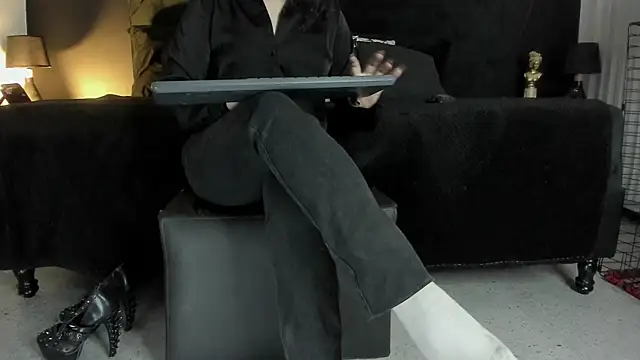  Jade 16 online show from 17, 1, 2025