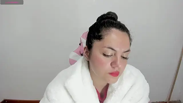 Snapshot of Anal_Milky_Momma chatting on 16, 1, 2025 Anal Milky Momma online show from 16, 1, 2025