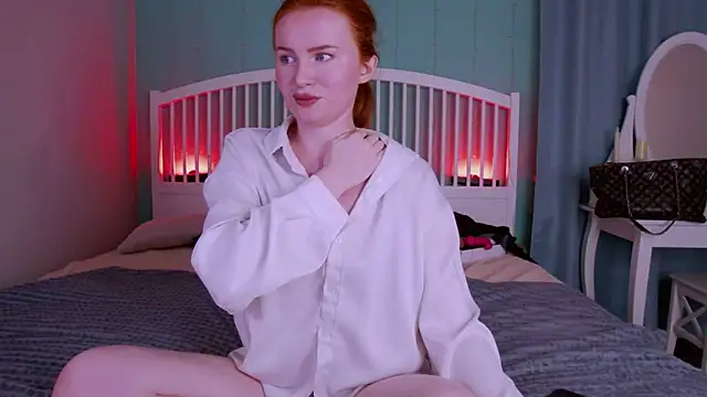 Snapshot of GingerArin chatting on 10, 11, 2025 GingerArin online show from 10, 11, 2025