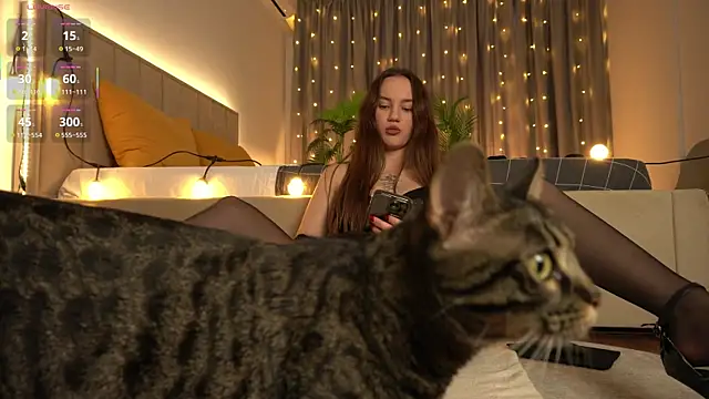 juli hox online show from 23, 10, 2025