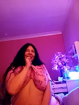 Leanne43 online show from 2, 4, 2026