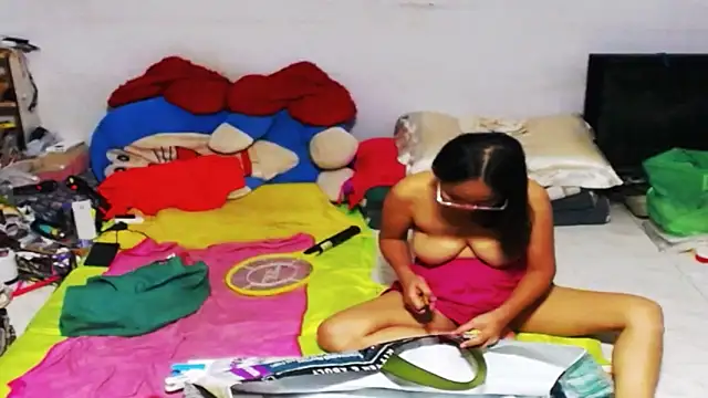 1CuteAndSexy69 online show from 31, 1, 2025