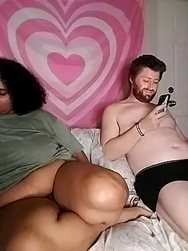 Snapshot of TasteeKitty chatting on 12, 3, 2025 TasteeKitty online show from 12, 3, 2025