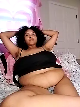 Snapshot of TasteeKitty chatting on 6, 11, 2025 TasteeKitty online show from 6, 11, 2025