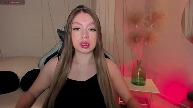 EllaClark online show from 29, 12, 2024