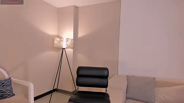 EllaClark online show from 24, 9, 2025