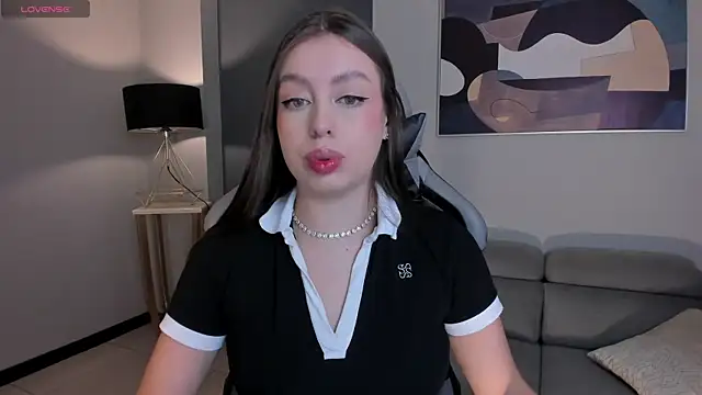 EllaClark online show from 30, 9, 2025