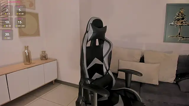 EllaClark online show from 18, 10, 2025