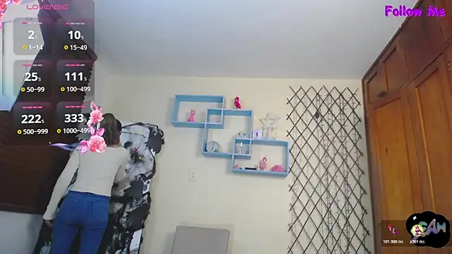 NicoleSantana online show from 18, 10, 2025