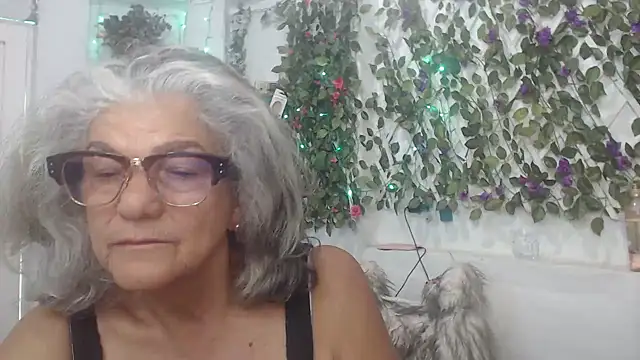 FunnyGrandma online show from 13, 12, 2024