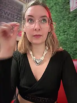 The Snowwhitee online show from 7, 12, 2024