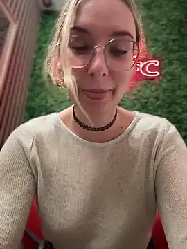 The Snowwhitee online show from 13, 2, 2025