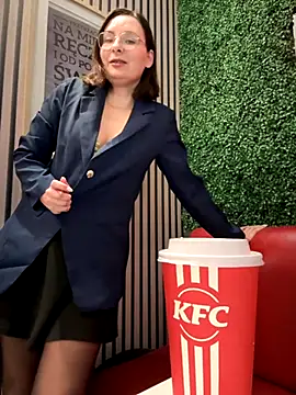 The Snowwhitee online show from 22, 10, 2025