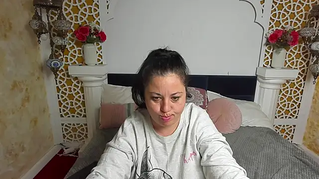 Snapshot of AleshaArabian chatting on 25, 10, 2025 AleshaArabian online show from 25, 10, 2025