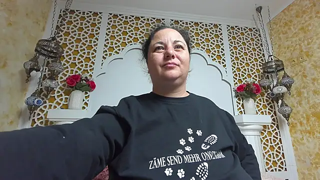 Snapshot of AleshaArabian chatting on 10, 11, 2025 AleshaArabian online show from 10, 11, 2025