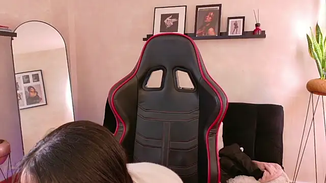 EmmyEvans1 online show from 5, 3, 2026